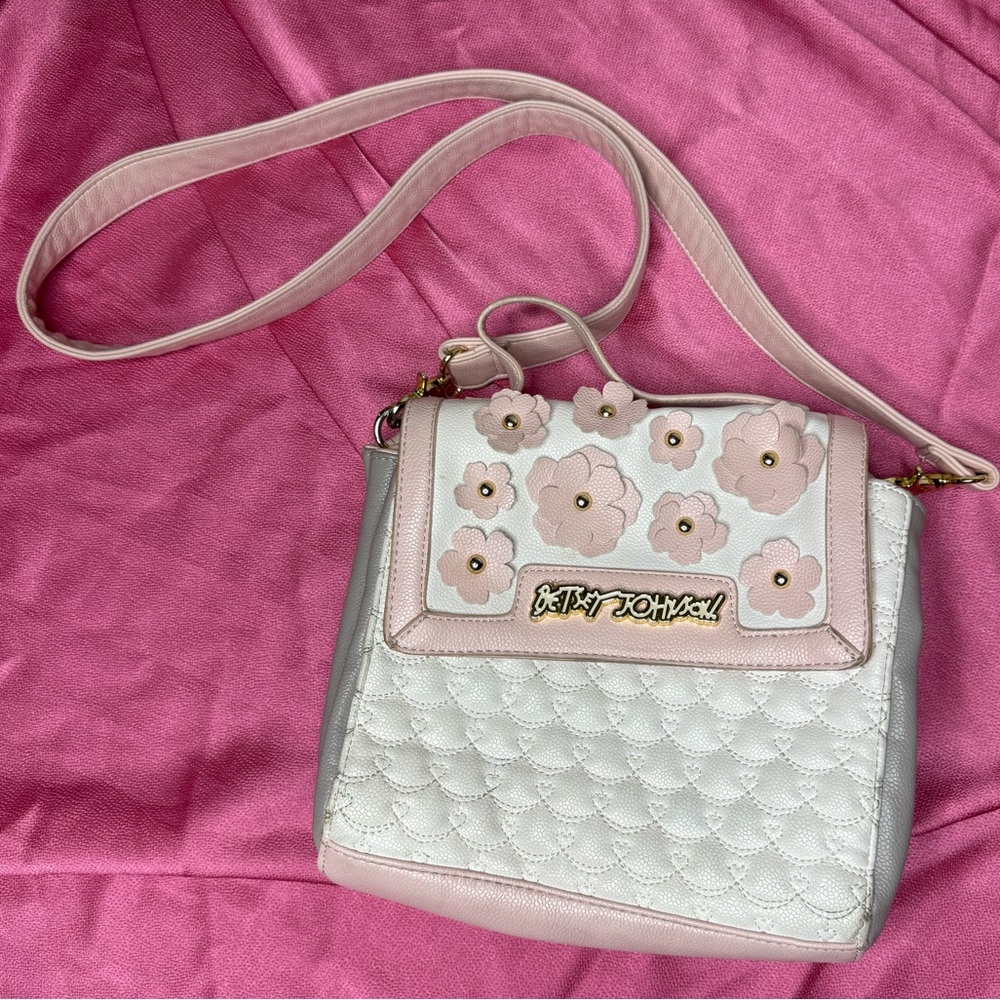 💖Betsey Johnson Floral Crossbody💖